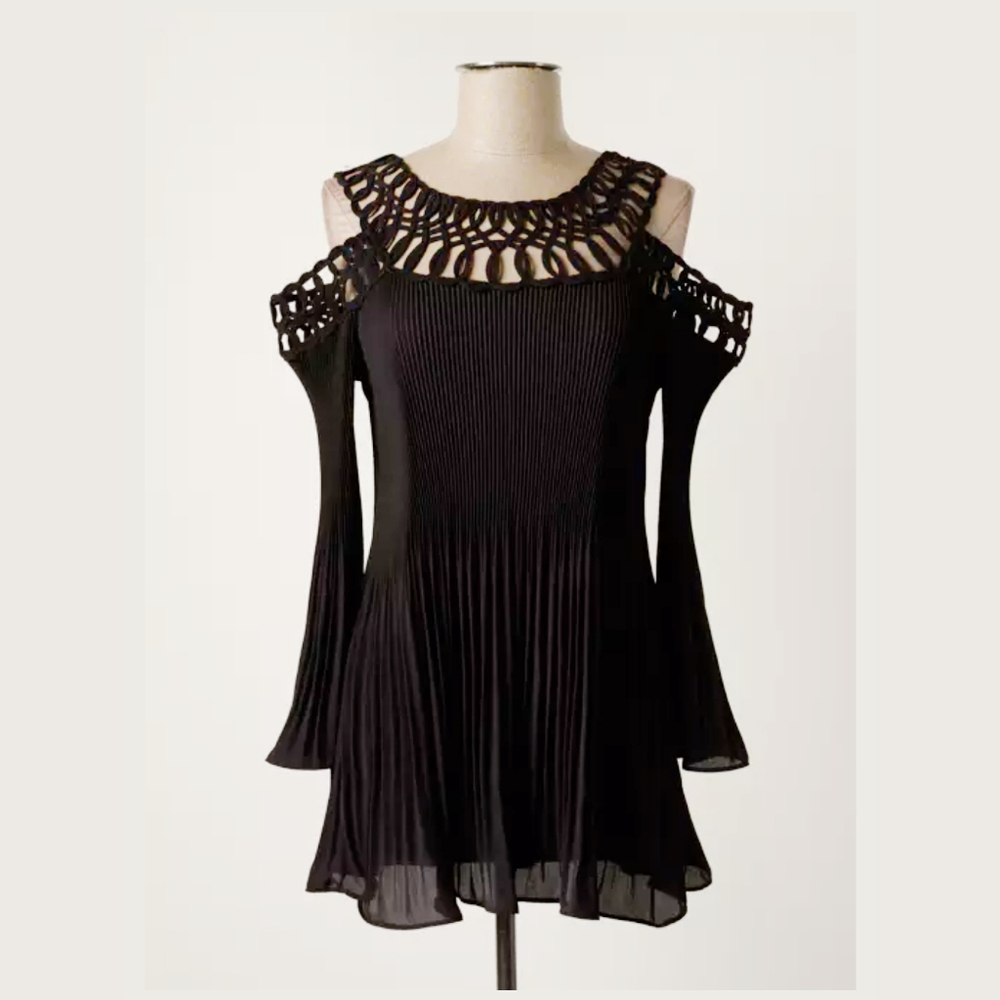 FRANK LYMAN off shoulder top SMALL